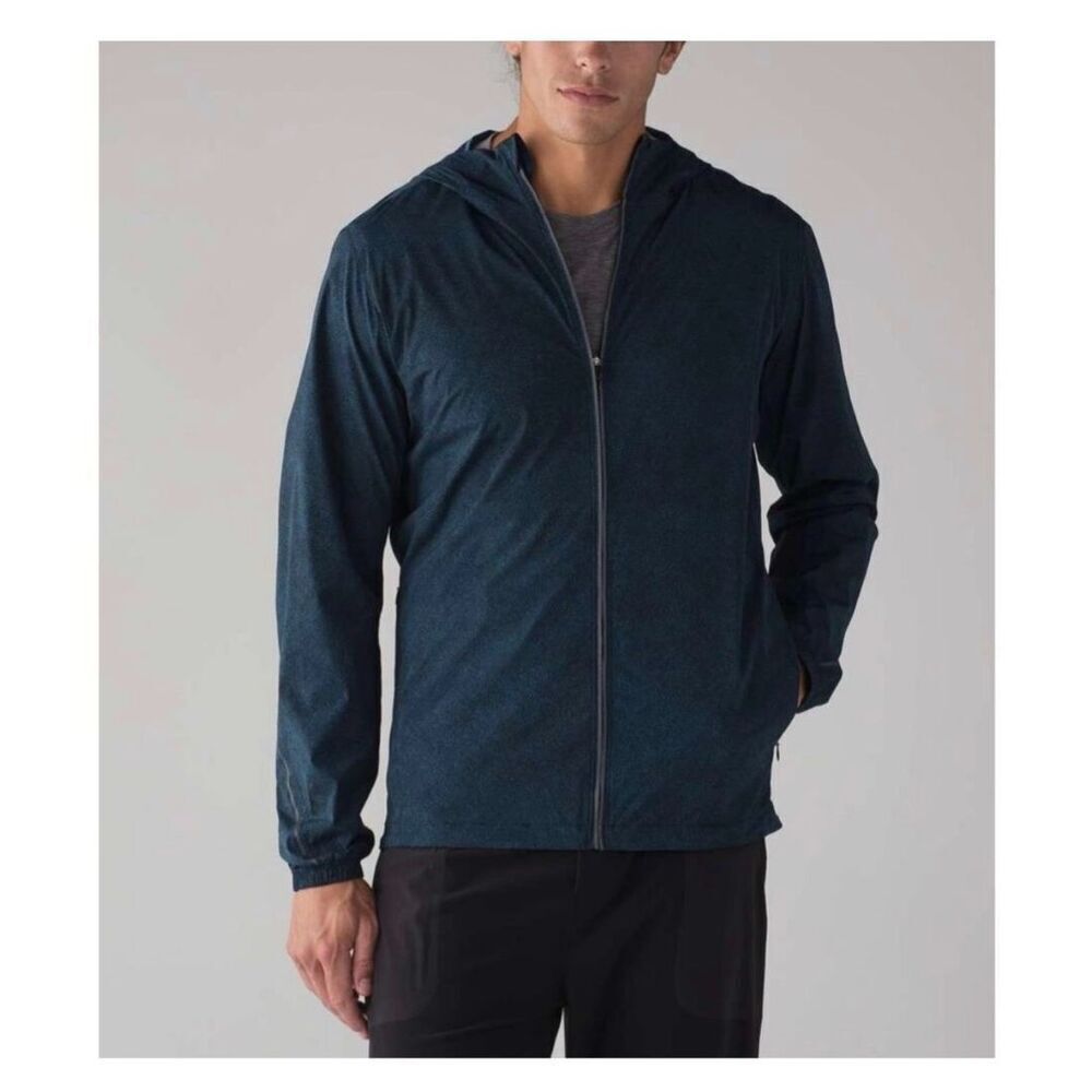 ✨Lululemon Active Wind&Water Resistant Sz Large Jacket Pyroclastic Blue Black✨